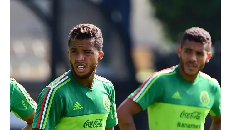 UNIDOS EN EL TRI. Los hermanos durante un entrenamiento con la Selección de México.