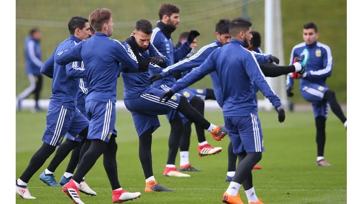 Los jugadores de la Selección Argentina entrenando.