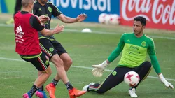 Mientras el equipo se entrena en California, se discuten otros temas no menos importantes