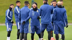 EL REY. Lionel Messi sonríe en el entrenamiento de la Selección Argentina.