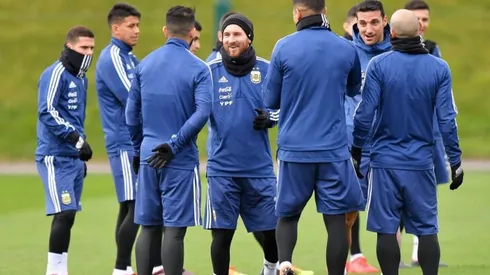 EL REY. Lionel Messi sonríe en el entrenamiento de la Selección Argentina.