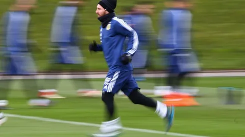 A OTRA VELOCIDAD. Messi durante su primer entrenamiento con la Selección Argentina (Foto: Getty).