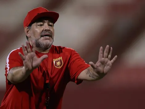 ¡Cuidado, Diego!: Materazzi bajó de una patada a Maradona