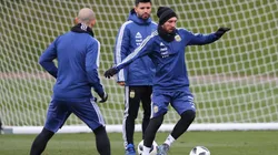 La broma de Agüero en la llegada de Messi: "Ya sé que los flashes son para mí"