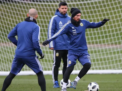 La broma de Agüero en la llegada de Messi: "Ya sé que los flashes son para mí"