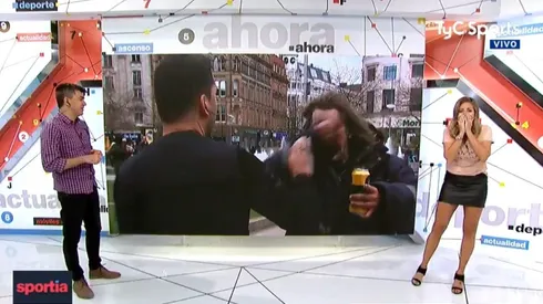 Insólito: ¡Un hombre de la calle de Manchester le quiso pegar a Martín Arévalo al aire!