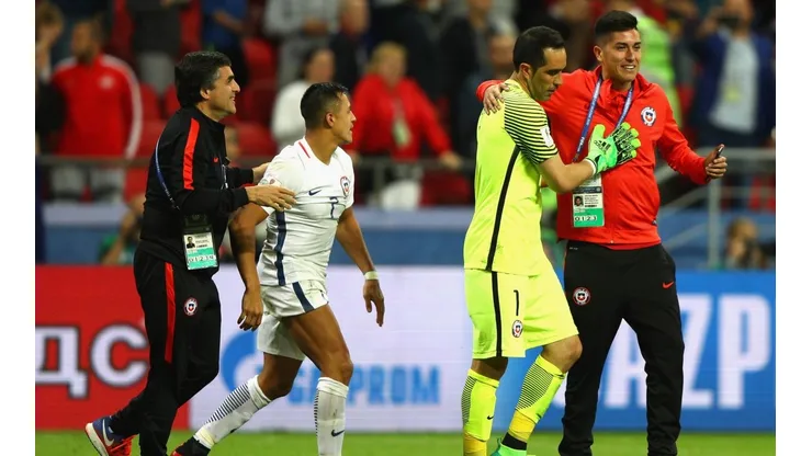 Alexis Sánchez junto a Bravo en la Selección Chile.