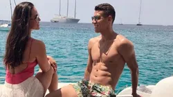 Héctor Moreno junto a su mujer.