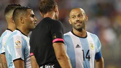 Mascherano se mató de risa por el homeless de Manchester que quiso pegarle a Arévalo