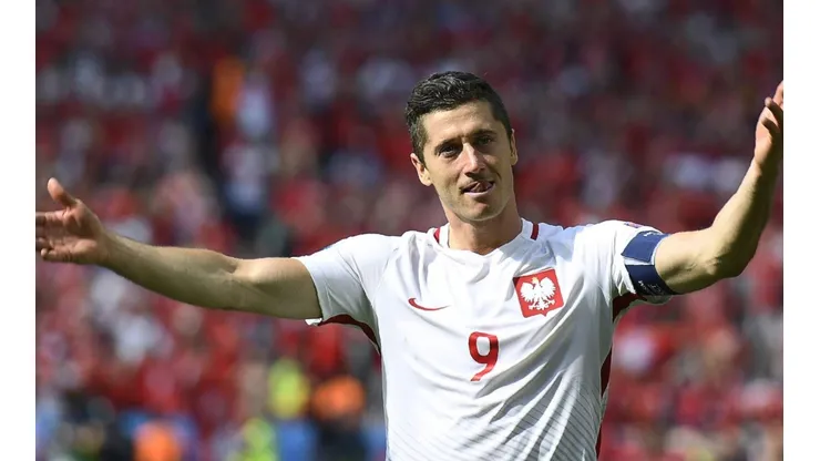 Lewandowski y Polonia van por Nigeria