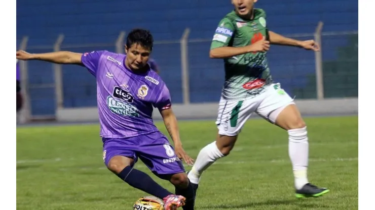 El valor de la experiencia: tiene 40 años y metió un golazo desde mitad de cancha