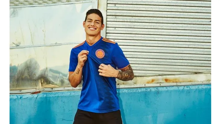 El baile de James para mostrar la camiseta suplente de Colombia con Yerry Mina y Cuadrado