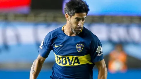 DEMENTE. La patada de Pérez casi quiebra a Aliendro.