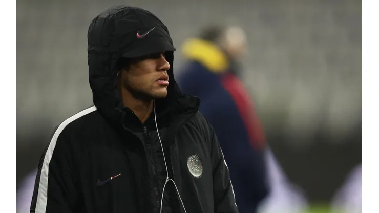Neymar, todo encapuchado...