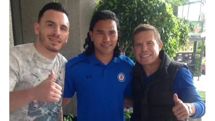 Chávez con su hijo Omar y Gullit Peña