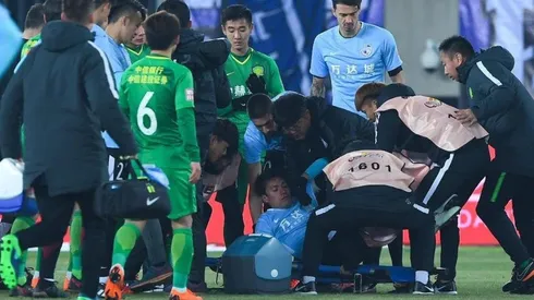 Gaitán desvanecido en pleno partido.