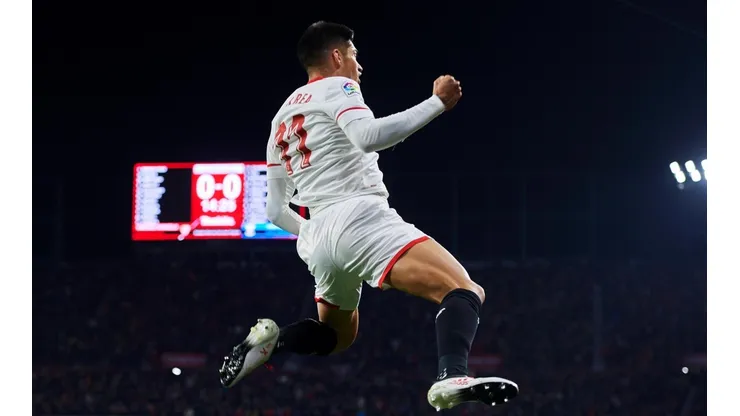 Joaquín Correa gritando un gol con Sevilla