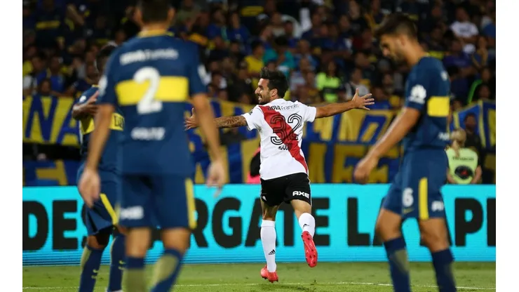 El detalle en el gol de Scocco: Rechazó en el área de River y definió en el área de Boca