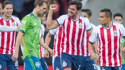 Chivas goleó 3-0 a Seattle Sounders y avanzó a semifinales de CONCACAF.