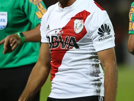 Boca no puso en su camiseta el escudo de River