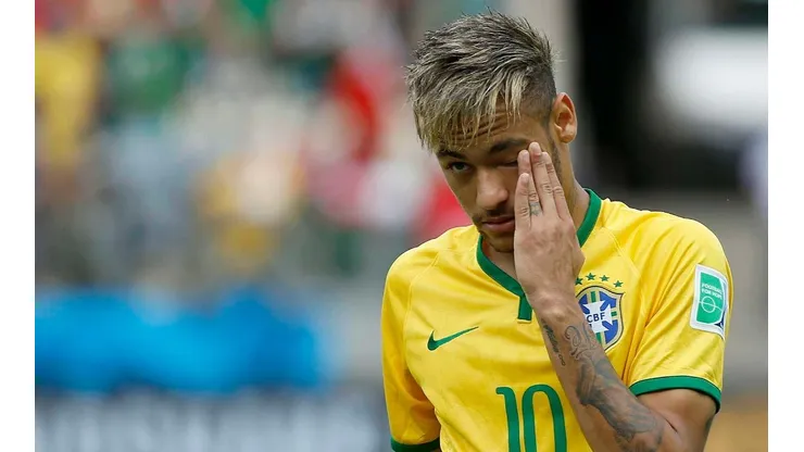 NEYMAR. El crack brasileño encendió las primeras alarmas.