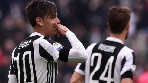 Dybala y su festejo característico.