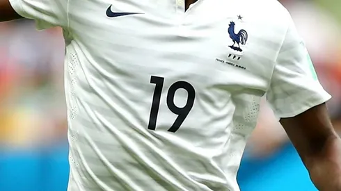 ¡TRÈS BELLE! La camiseta de Francia siempre da la nota.