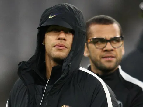 Dani Alves: "Neymar no es una marioneta, toma sus propias decisiones"