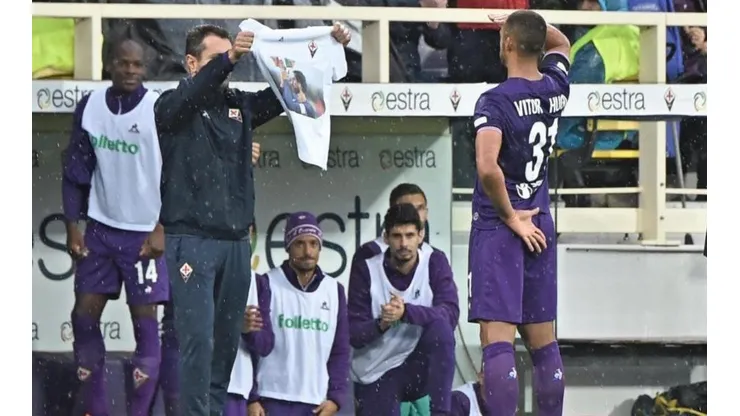 Fiorentina jugó para Astori: homenaje y gol dedicado