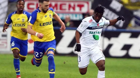 Increíble: Sacó un lateral con una acrobacia espectacular y sorprendió a todos en Francia