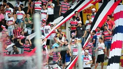 LA SACARON BARATA. Los hinchas del Santa Cruz estuvieron cerca de la tragedia.