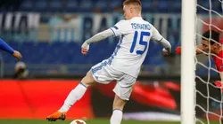 TACAZO. Tsyhankov empató el partido con un gol de lujo.