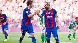 UNO PARA EL OTRO. Messi y Sergi se entienden muy bien dentro y fuera de la cancha.