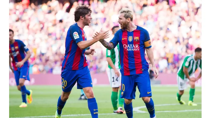 UNO PARA EL OTRO. Messi y Sergi se entienden muy bien dentro y fuera de la cancha.