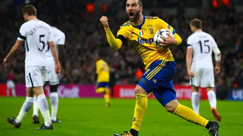 A Higuaín le preguntaron por su novia y su respuesta hizo morir de risa a todos en Italia