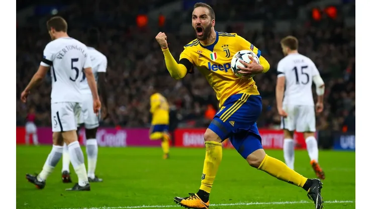 A Higuaín le preguntaron por su novia y su respuesta hizo morir de risa a todos en Italia