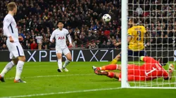 Tottenham marcó ante Juventus el gol con más suspenso de la Champions