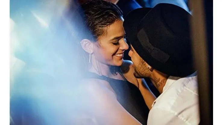 Neymar y Bruna, juntos y felices.