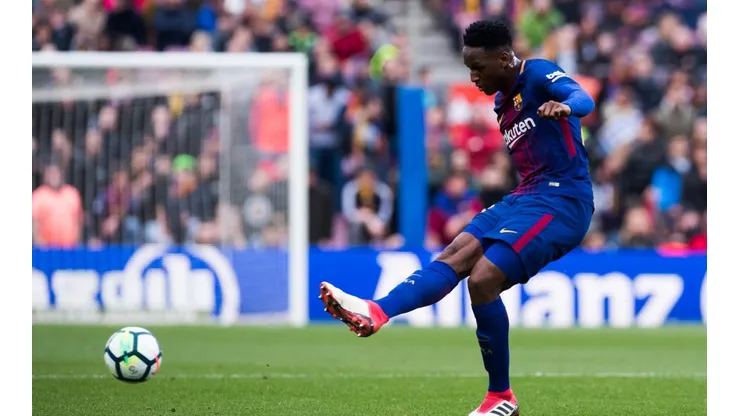 Yerry Mina definiendo en Barcelona