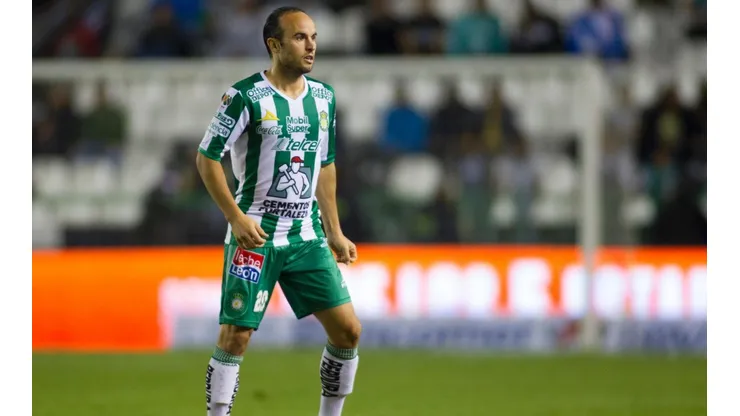 Donovan sigue sobreviviendo a las polémicas en México