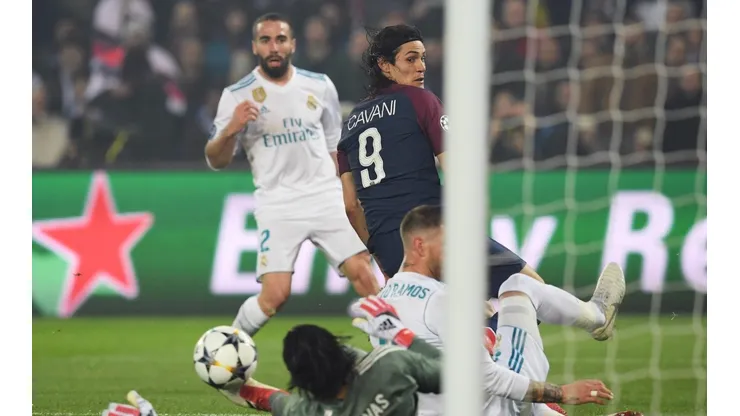 DE CARAMBOLA. Cavani descontó para el PSG.