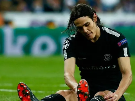 ¡Qué reacción! A Cavani no le gusta nada que lo toquen