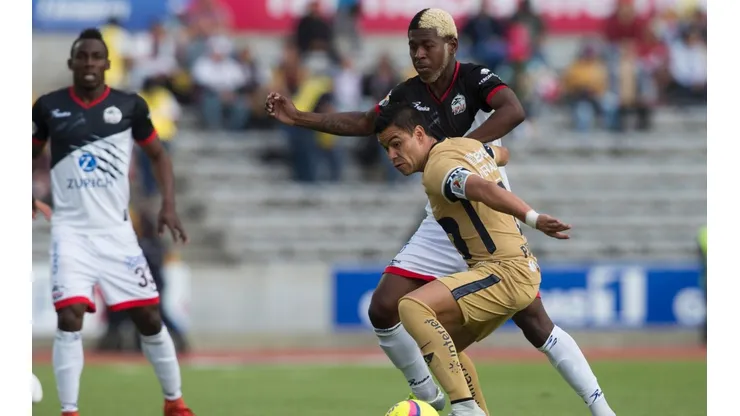 Pumas vs Lobos