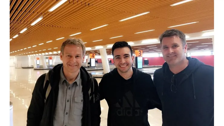 Klinsmann llegando a Guadalajara