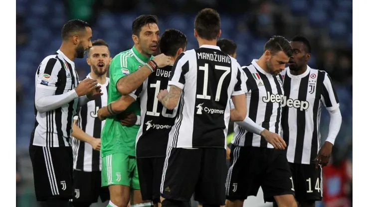 Buffon, exultante por el triunfo de su equipo.