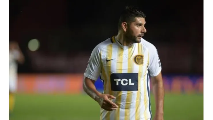 Néstor Ortigoza no pudo empezar el cotejo.