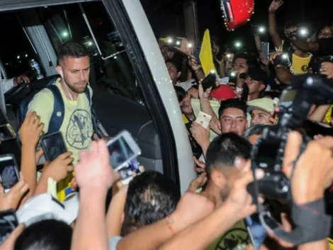 Locura: Hinchas del América casi no dejan llegar a sus jugadores antes del Superclásico de México