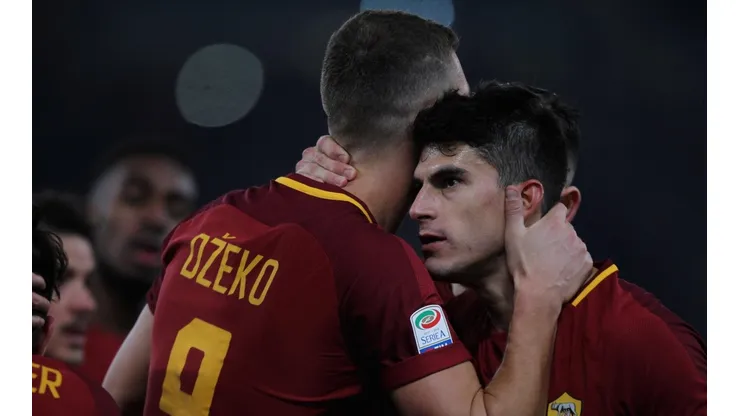 ES PARA CONSOLARLO. Perotti falló una clara ocasión para la Roma.