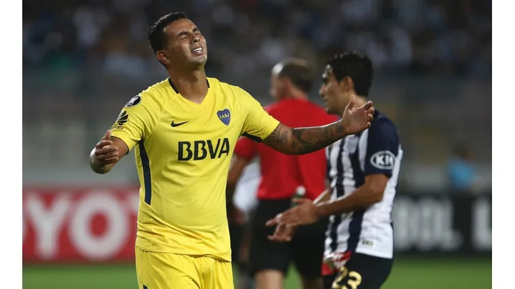 Pavon la tiró por arriba.