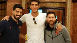 Peñalba intercambió camisetas con Messi y Suárez.